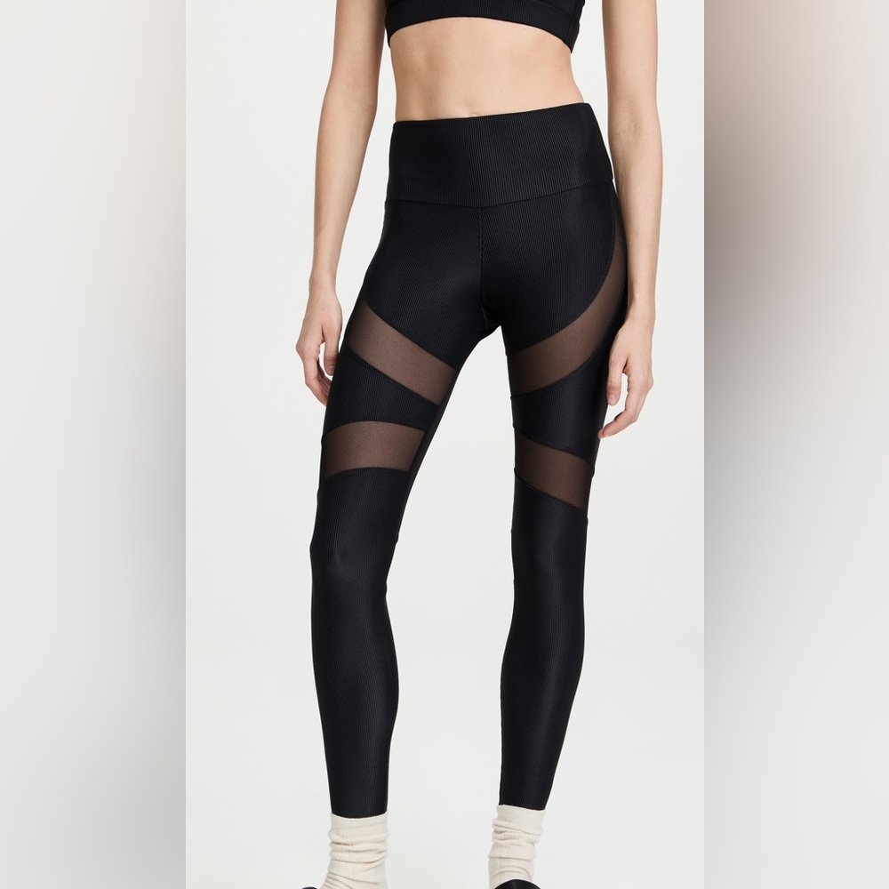 NWT Onzie Cadence Legging Black